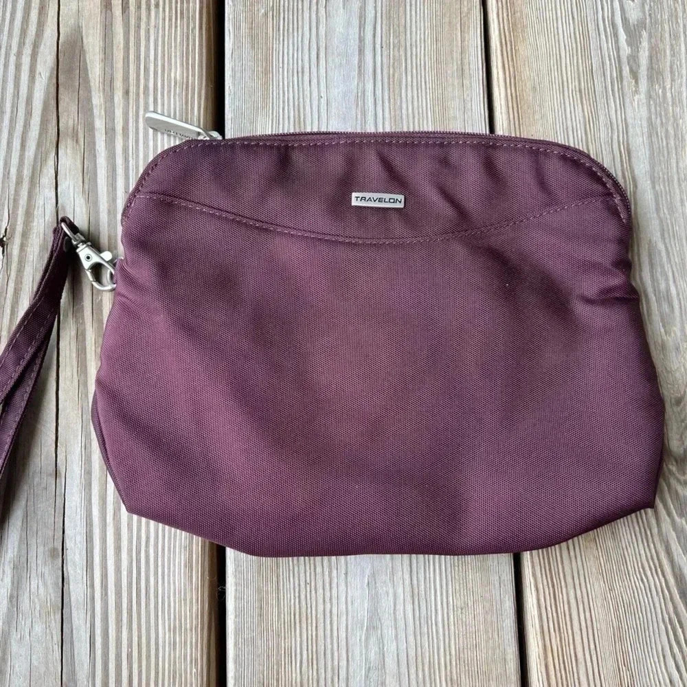 Travelon Pouch Wristlet Maroon
